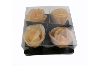 Dekoracja-zestaw 4 róż z tworzywa sztucznego. Zapakowane w pudełko o wymiarach: 10/11 cm.